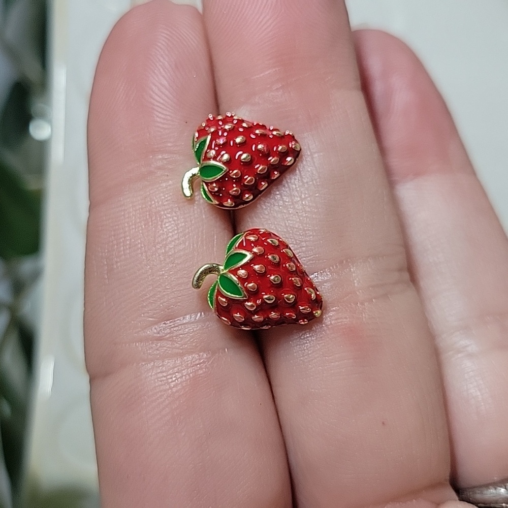 Strawberry Stud Earrings, 925 posts - Picture 3 of 6